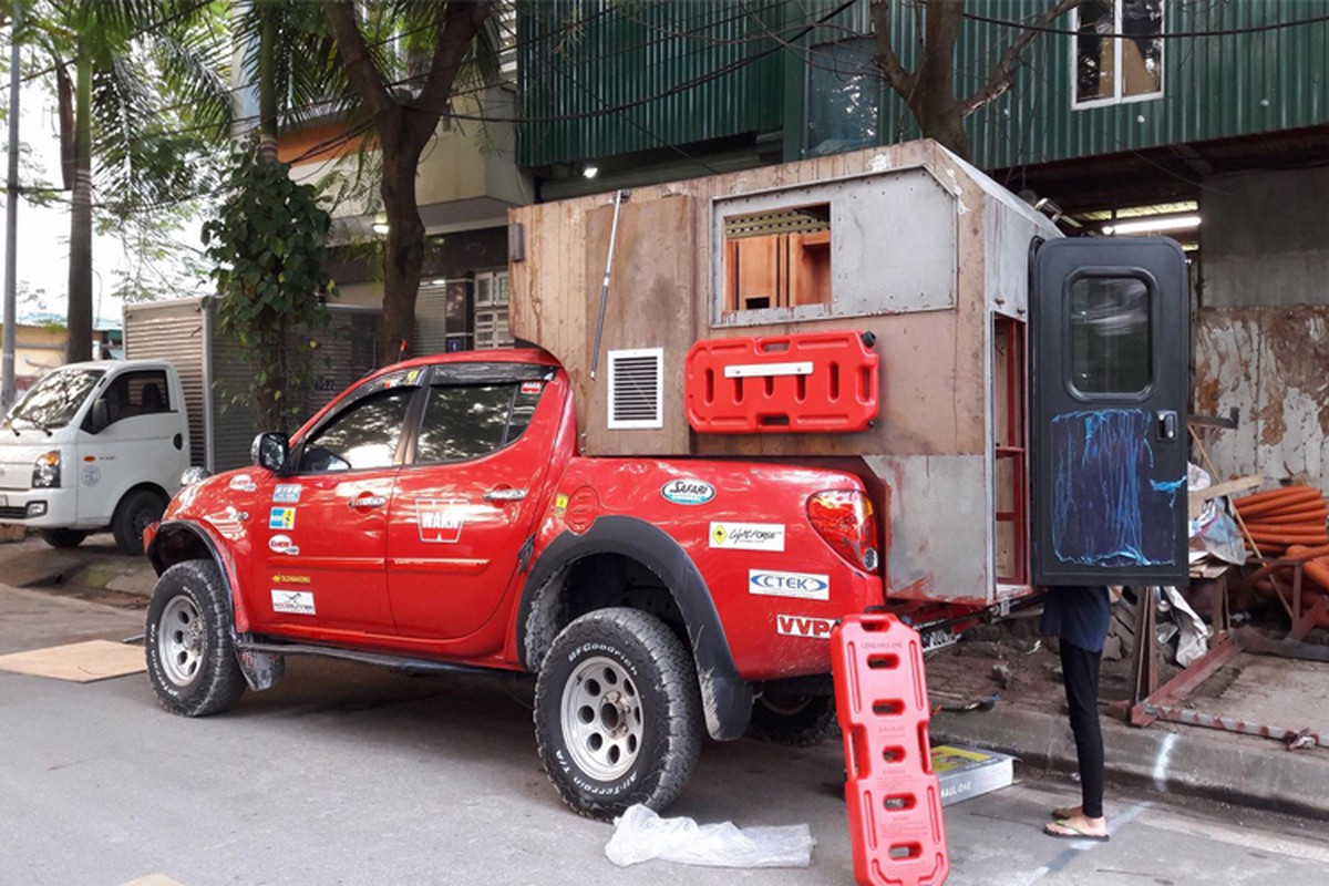 Mitsubishi Triton do nha di dong chi 300 trieu tai Viet Nam-Hinh-3