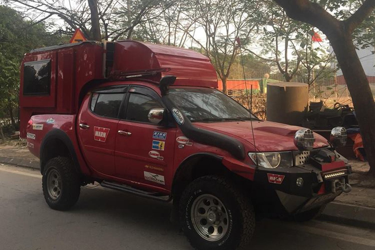 Mitsubishi Triton do nha di dong chi 300 trieu tai Viet Nam