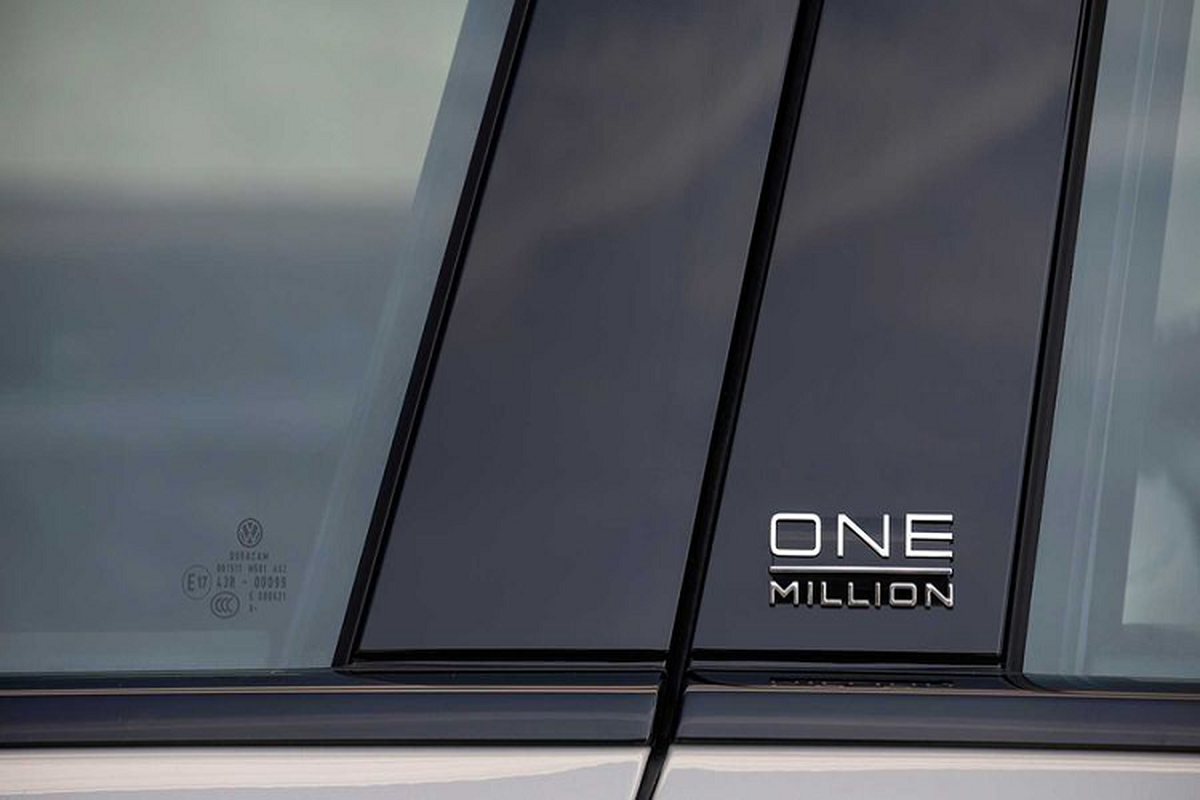 Volkswagen Touareg One Million - chiec xe thu 1 trieu xuat xuong-Hinh-2