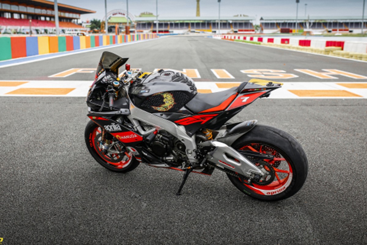 Sieu moto Aprilia RSV4 tien ty, do khung tai Viet Nam-Hinh-14