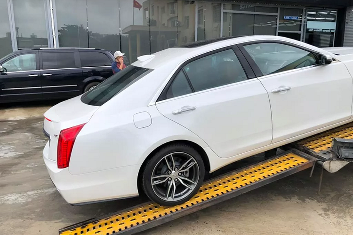 Sedan hang sang Cadillac CTS V-Sport 2019 cap ben Viet Nam-Hinh-3