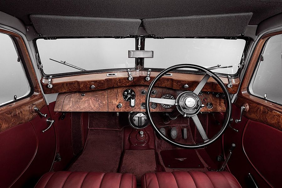“Ong cu” Bentley Corniche sinh 1939 bat ngo hoi sinh-Hinh-6