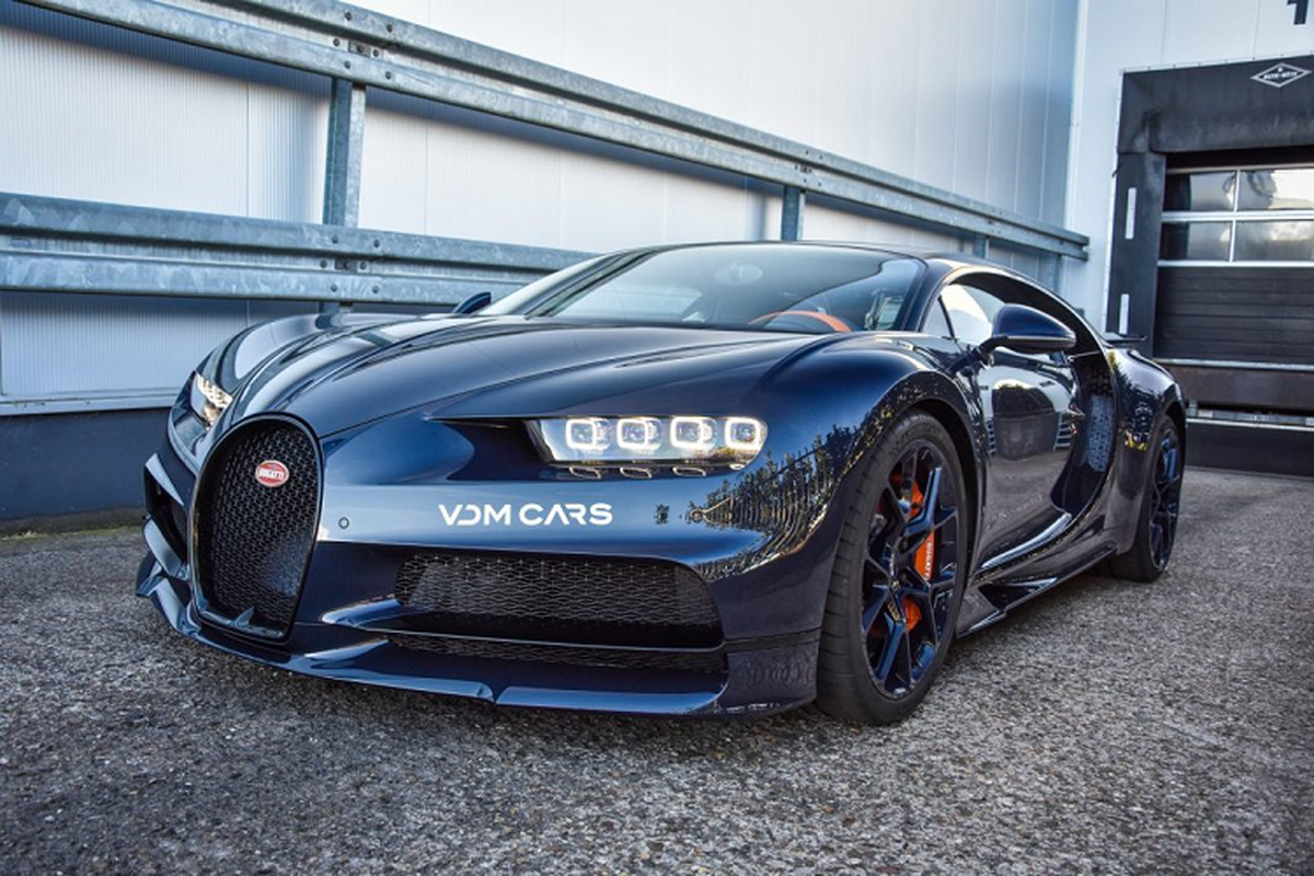 Sieu xe Bugatti Chiron ham ho voi than xe soi carbon xanh-Hinh-8