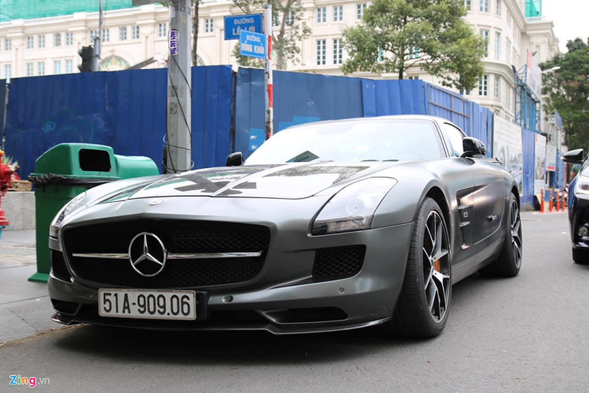 Ngam Mercedes-Benz SLS AMG GT hang hiem nha chong Ha Tang