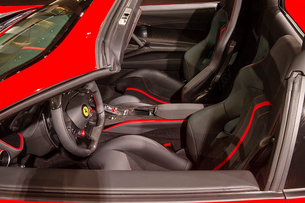 Sieu xe Ferrari 812 GTS V12 manh hon Aventador SVJ Roadster-Hinh-6