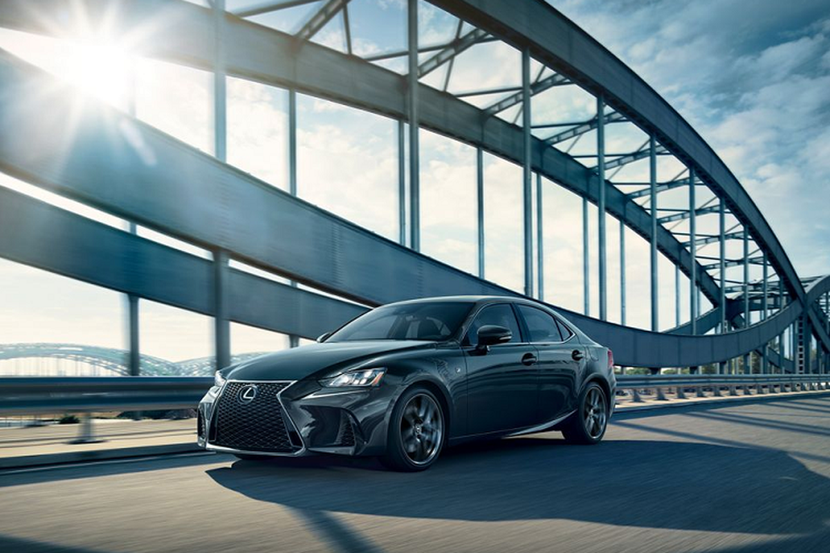 Lexus IS F-Sport 2020 phien ban Blackline ban ra tu 1,1 ty dong-Hinh-7