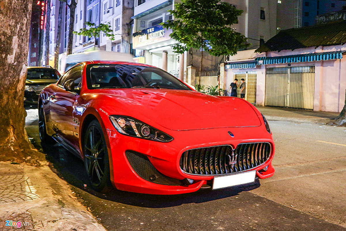 Chi tiet Maserati GranTurismo Sport mau do hang hiem o Viet Nam