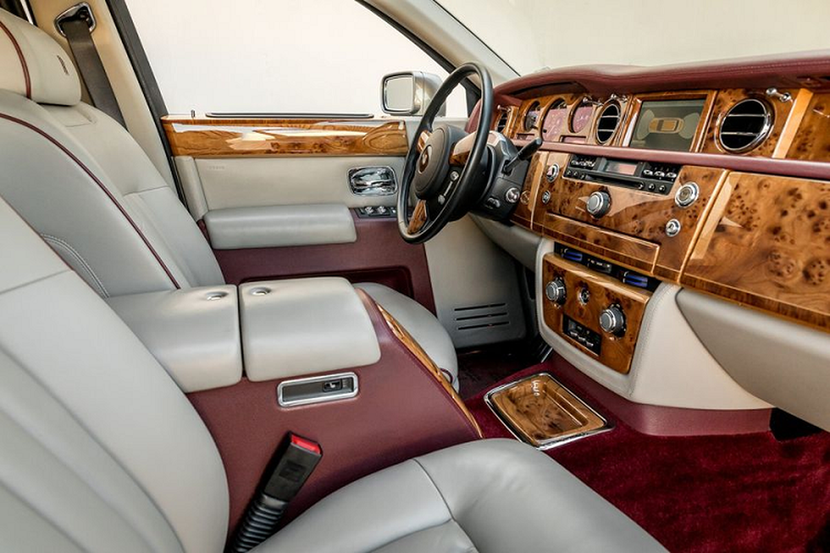 Xe sieu sang Rolls-Royce Phantom dau gia chi 1,5 ty dong-Hinh-5