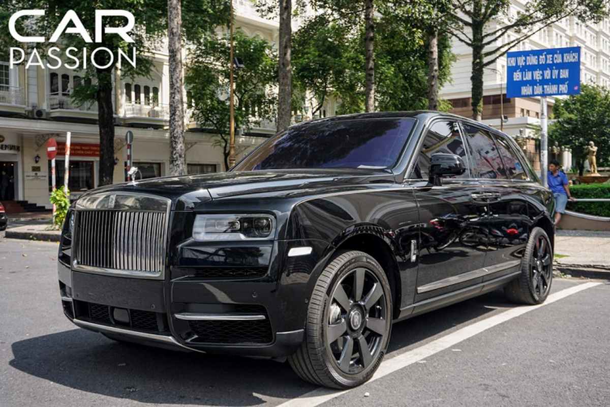 Xe Rolls-Royce Cullinan hon 40 ty lan banh tai Sai Gon