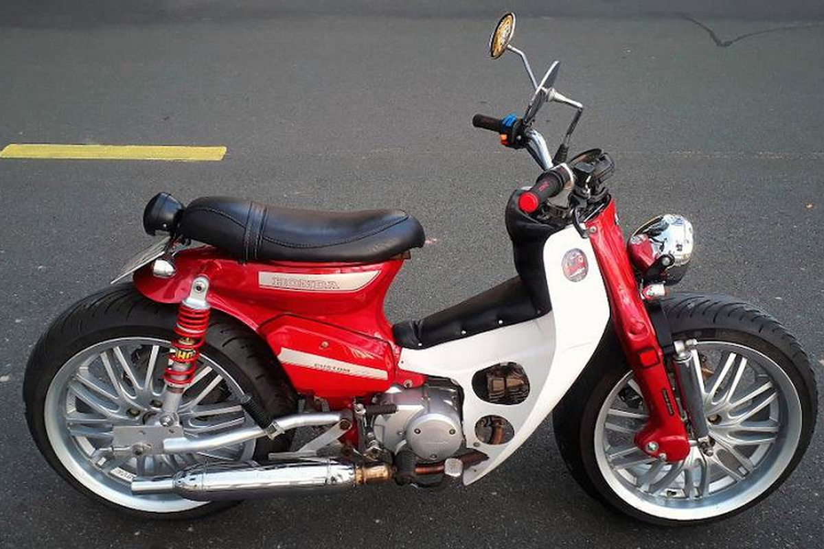 Honda Super Cub do banh oto 