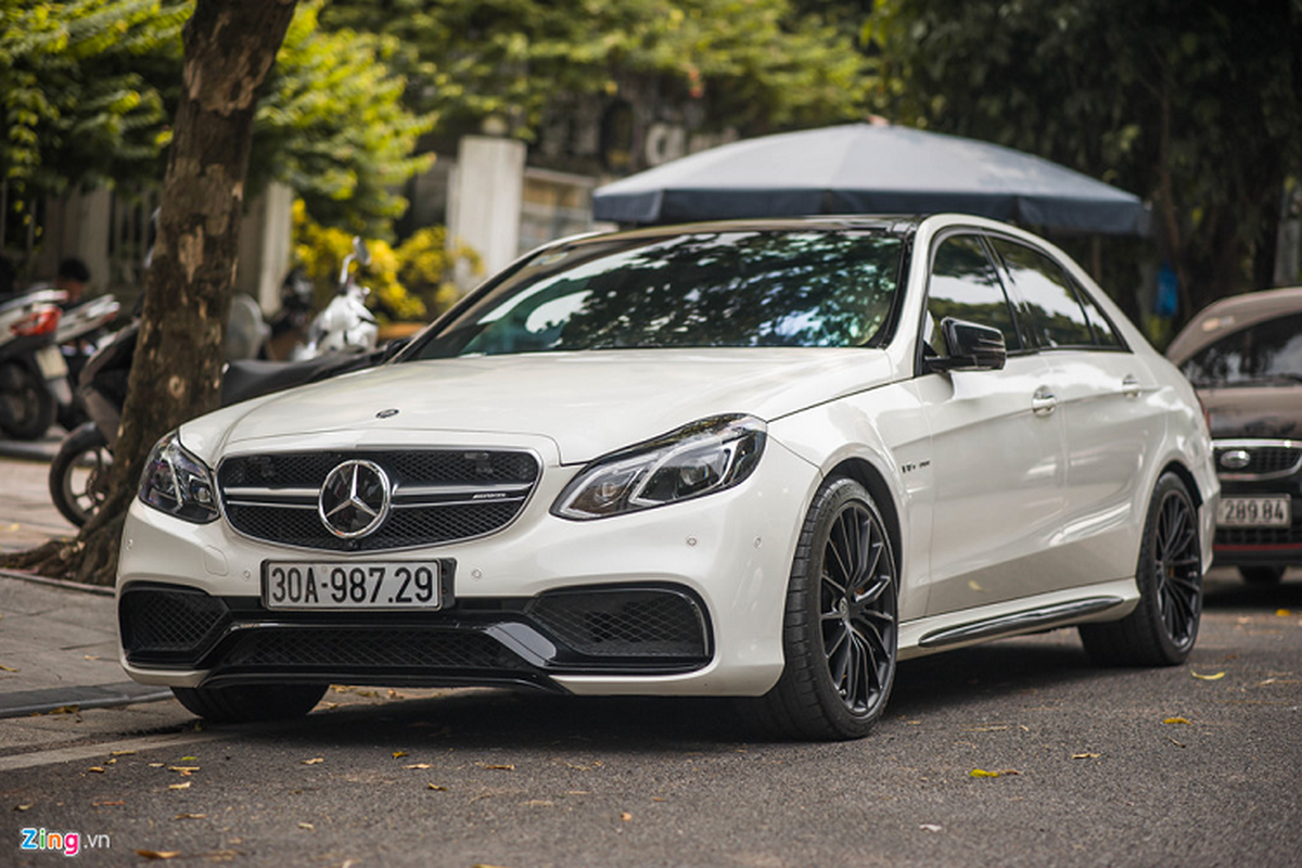 Can canh Mercedes-AMG E 63 S gia 7 ty dong tai Viet Nam
