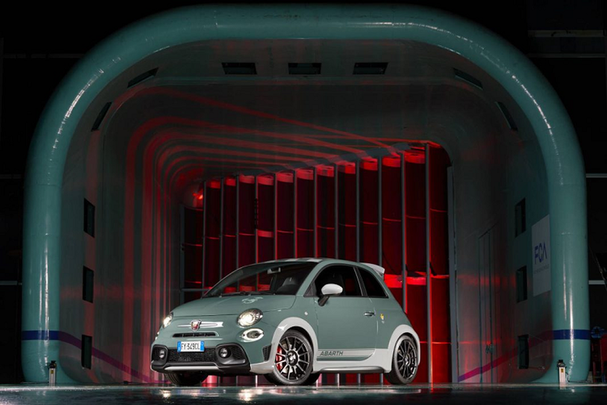 Fiat 500 Arbarth 695 phien ban dac biet ky niem 70 nam-Hinh-3