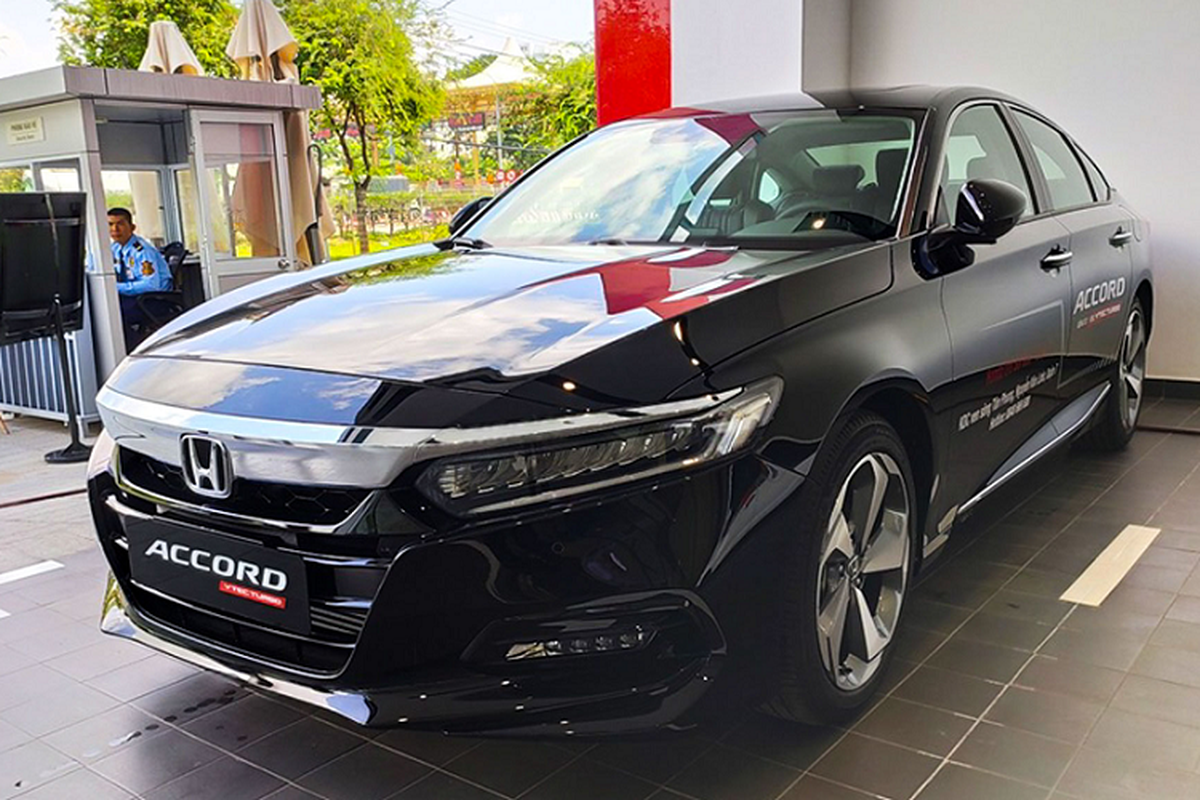 Honda Accord moi ve Viet Nam, dat hon Camry tu 94 trieu dong-Hinh-3