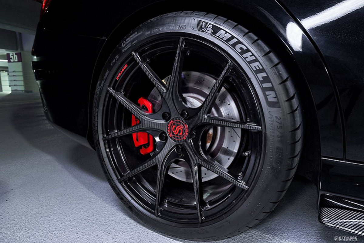 Ngam sieu pham Mercedes-AMG C63 S do ngap tran carbon-Hinh-3