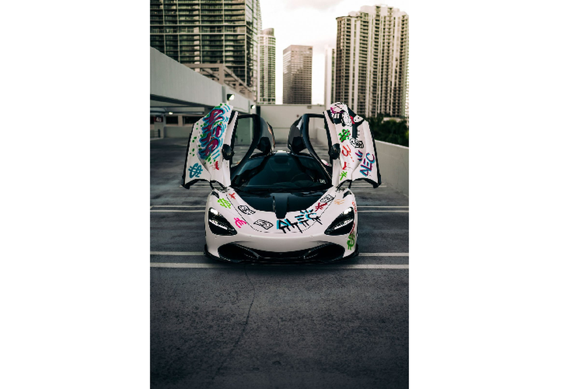 Ngam sieu xe McLaren 720S khoac ao Graffiti kich doc-Hinh-3