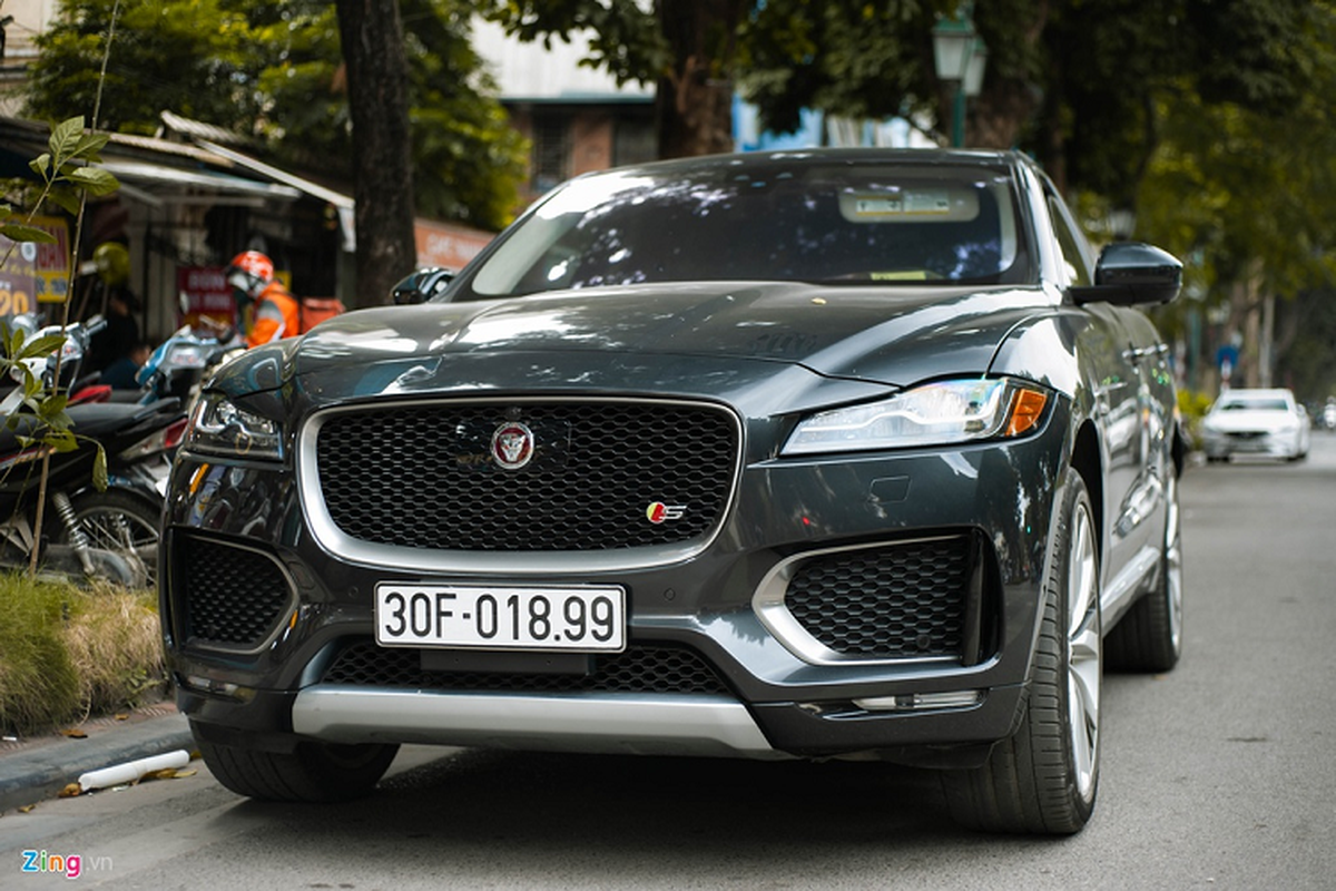 SUV Jaguar F-Pace S doc nhat Viet Nam tren pho Ha Noi-Hinh-9