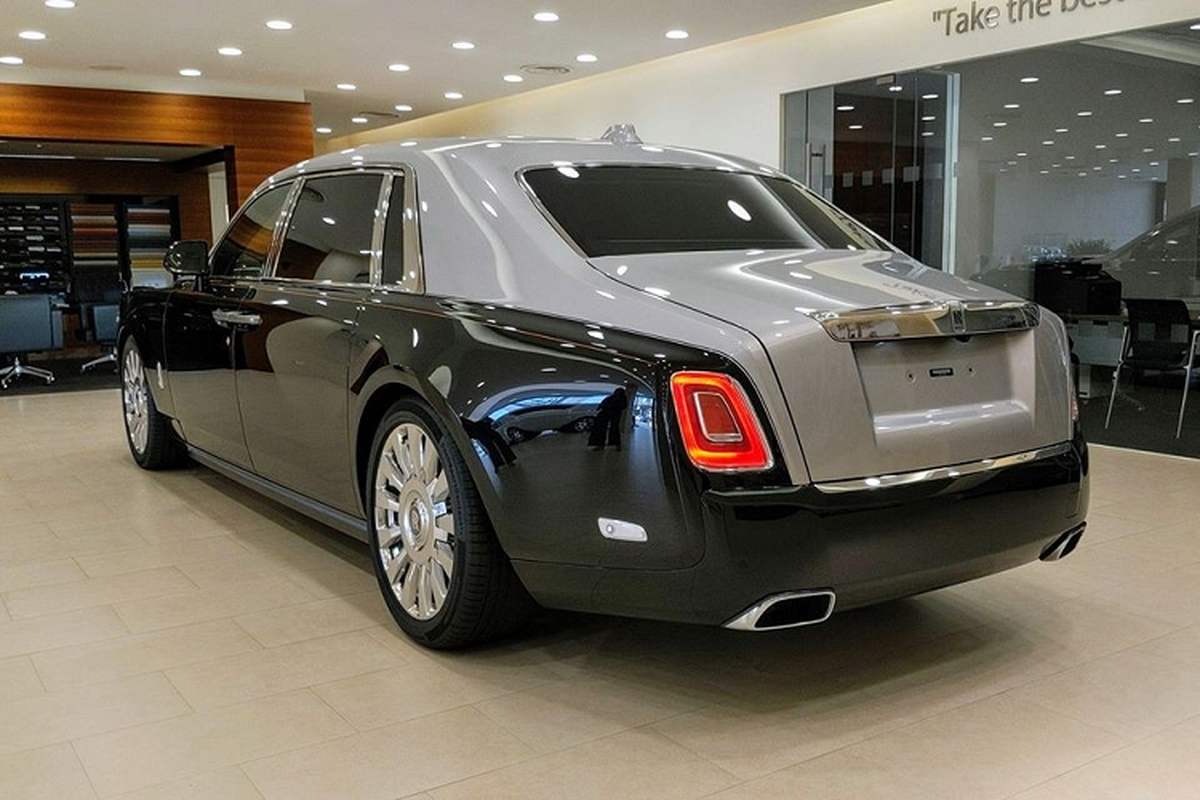 Rolls-Royce Phantom VIII 