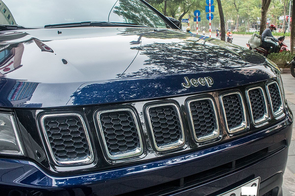 Can canh Jeep Compass 