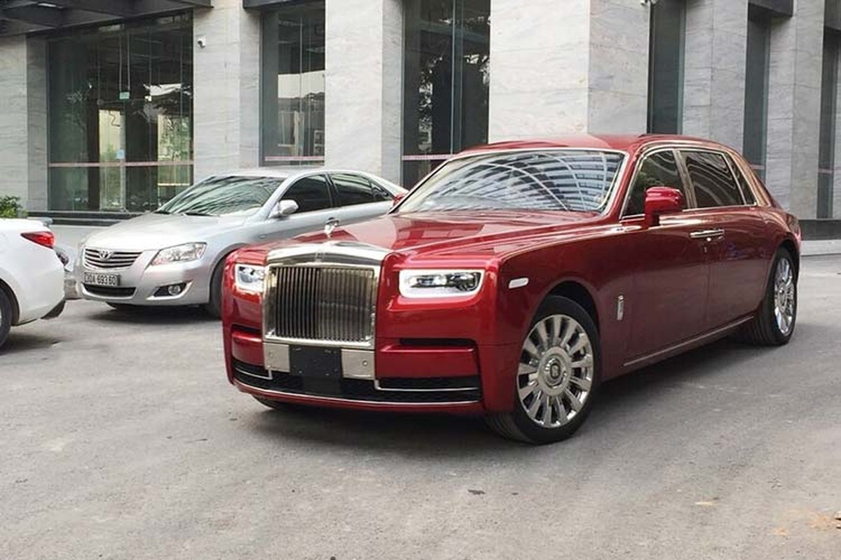 Xe sang Rolls-Royce Phantom VIII va Cullinan hon 100 ty o Ha Noi-Hinh-3