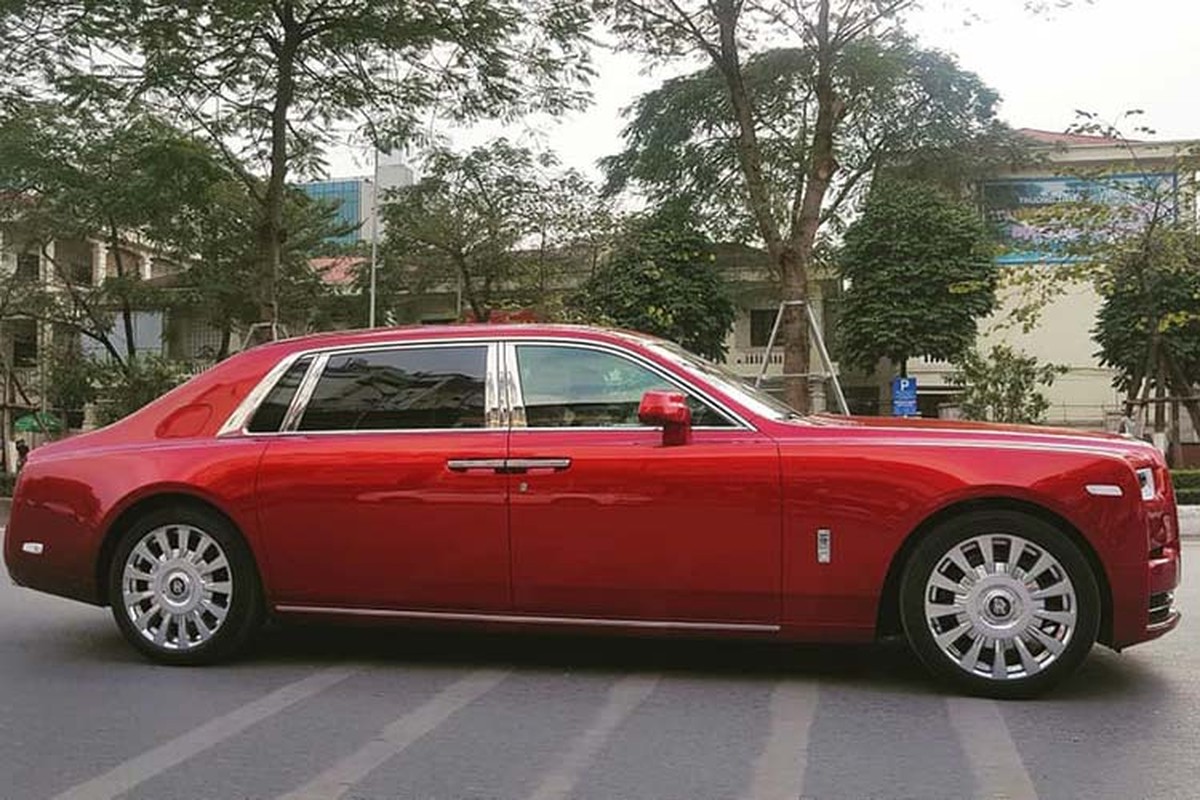 Xe sang Rolls-Royce Phantom VIII va Cullinan hon 100 ty o Ha Noi-Hinh-4