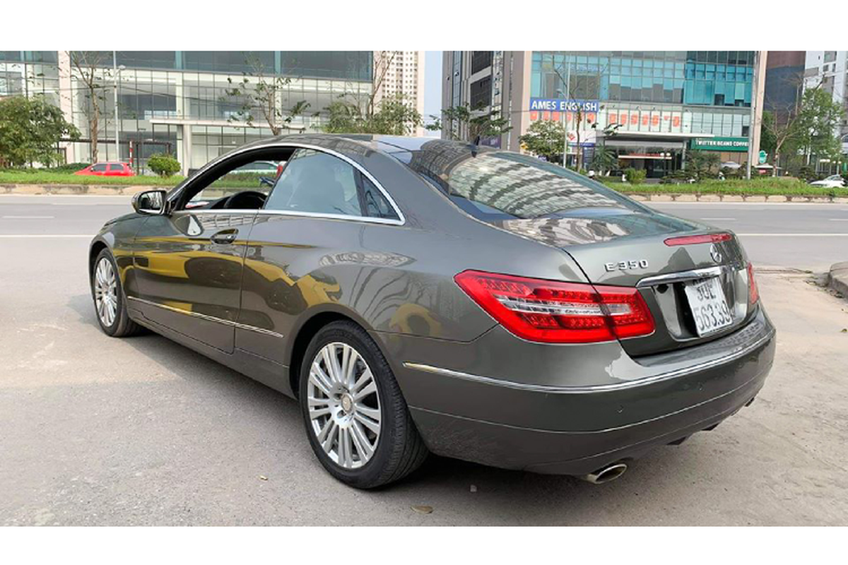 Mercedes-Benz E350 Coupe dung 10 nam, ban 860 trieu o Sai Gon-Hinh-9