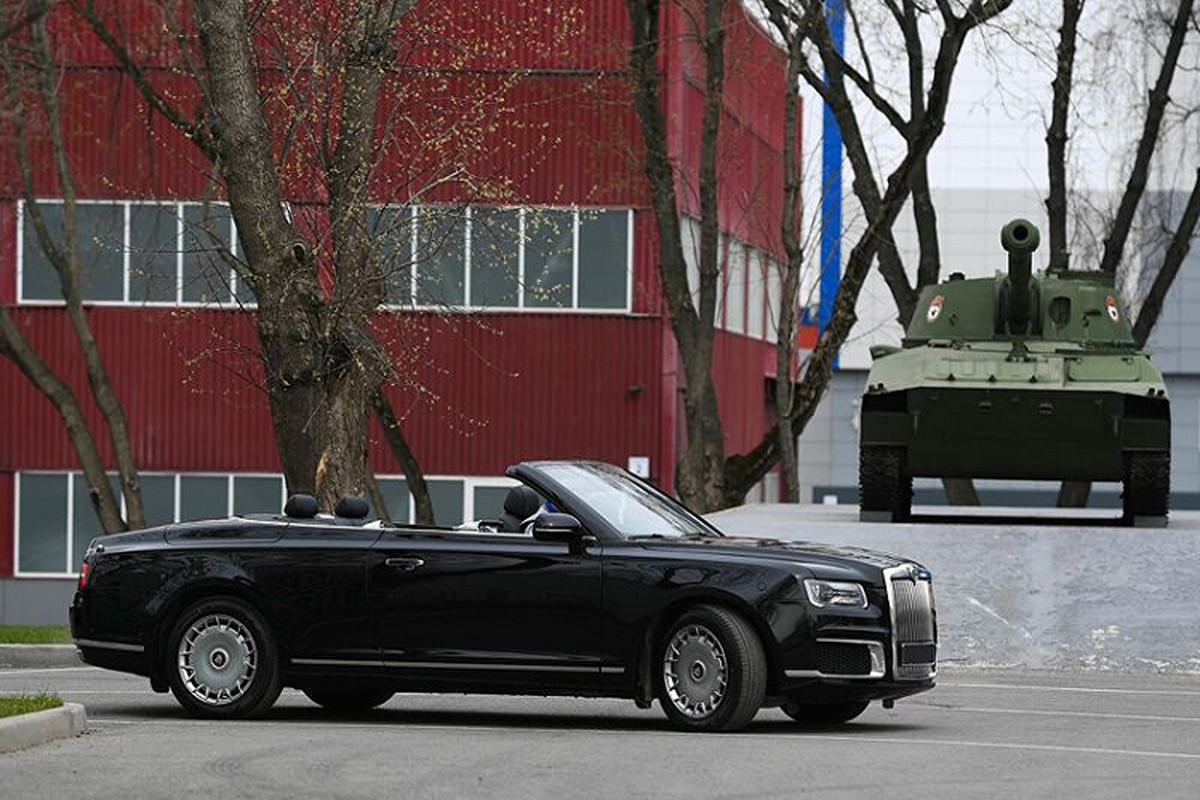 Chang can quang cao, Rolls-Royce Nga - Aurus Senat van 