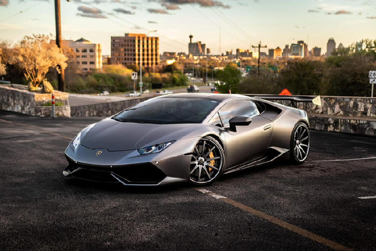 Sap co sieu xe Lamborghini Huracan dau tien dung hop so san