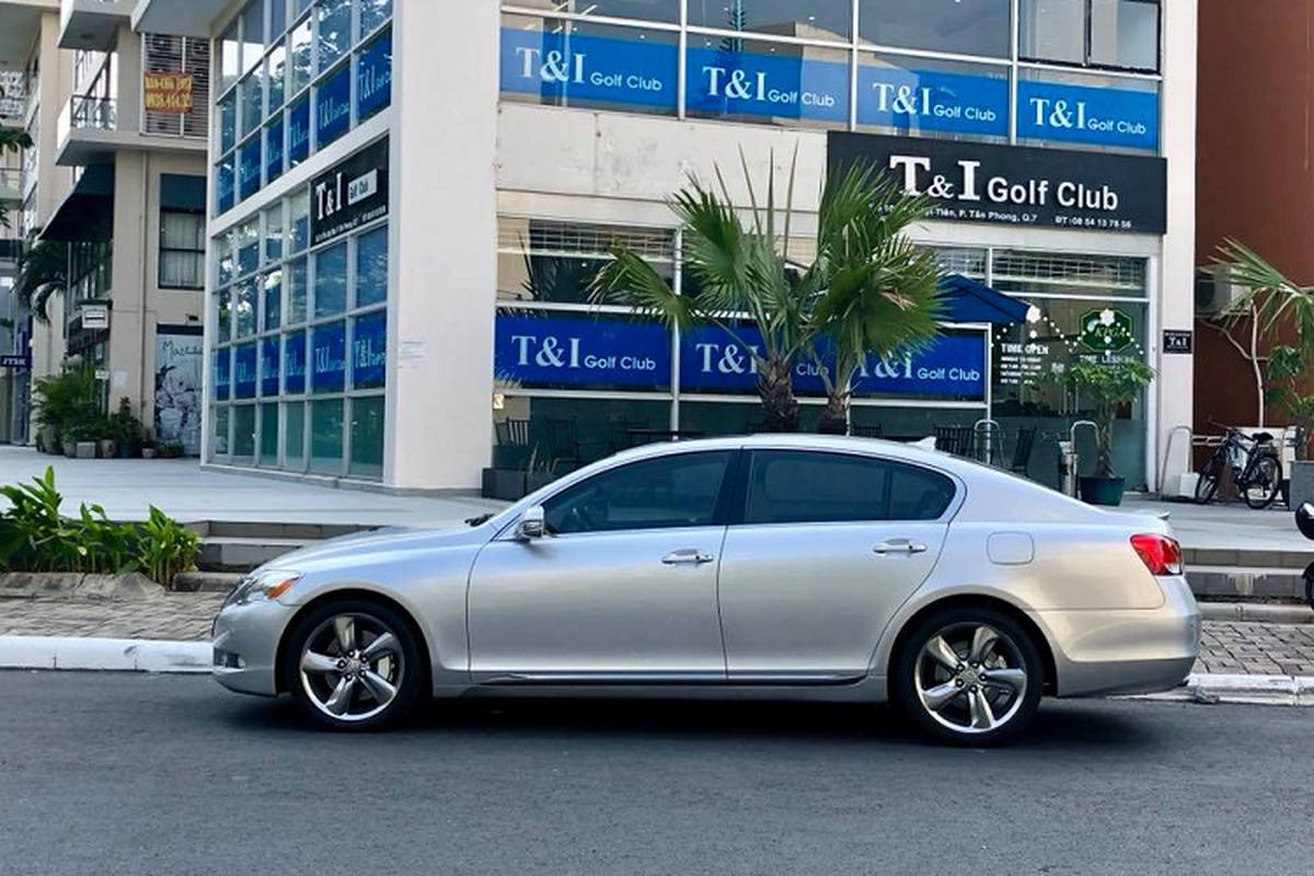 Lexus GS 350 sau 12 nam lan banh ban 700 trieu o Sai Gon-Hinh-9