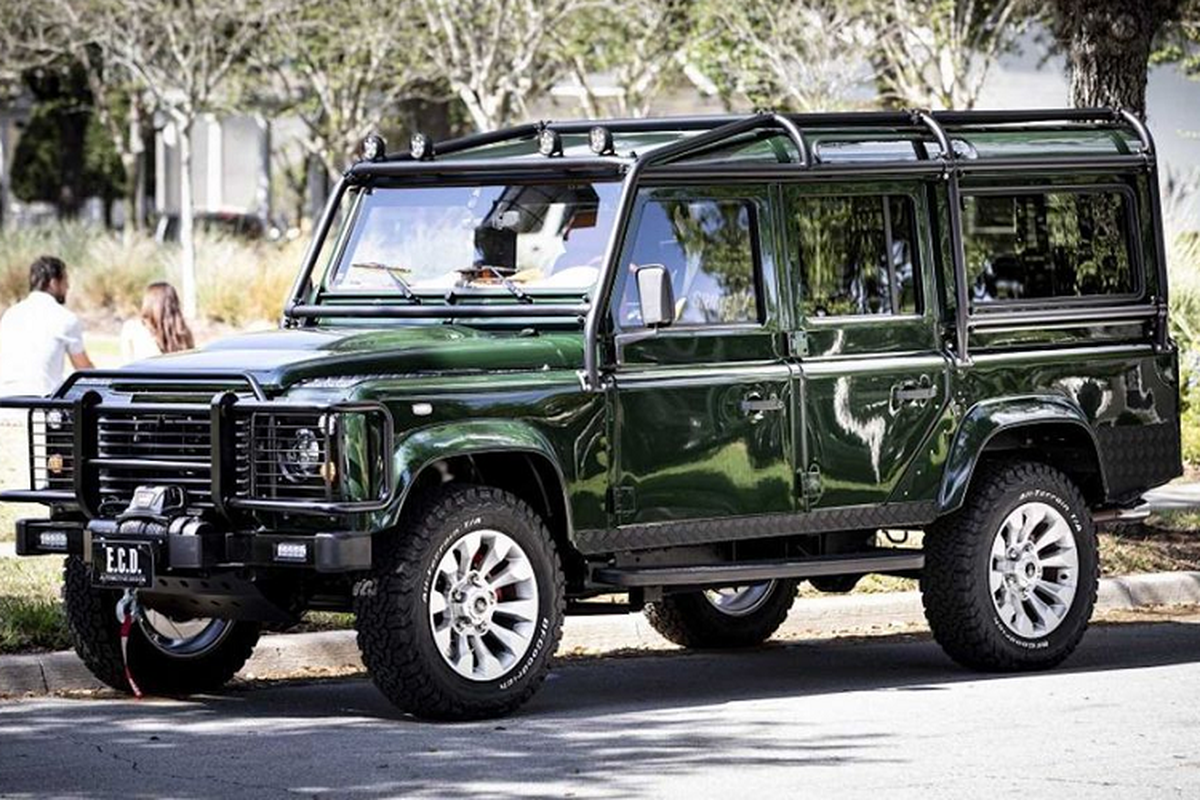 Can canh pha “dap di xay lai” xe SUV Land Rover Defender