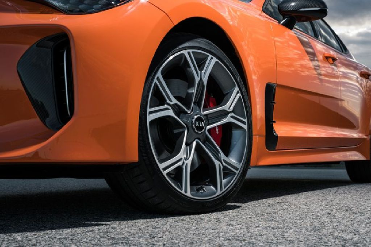 Kia Stinger 2021 nang cap dong co, co thoat kiep “xe co”?-Hinh-3