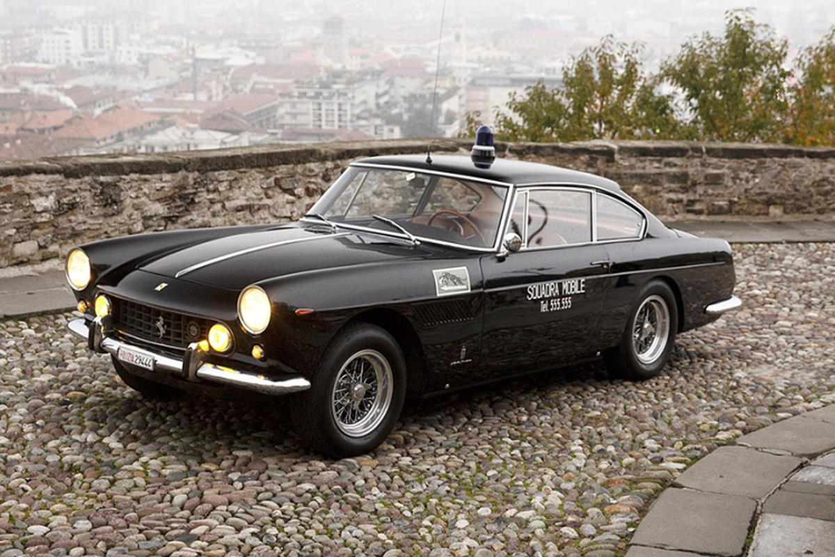 Dau gia sieu xe Ferrari 250 GTE cua canh sat Rome-Hinh-11