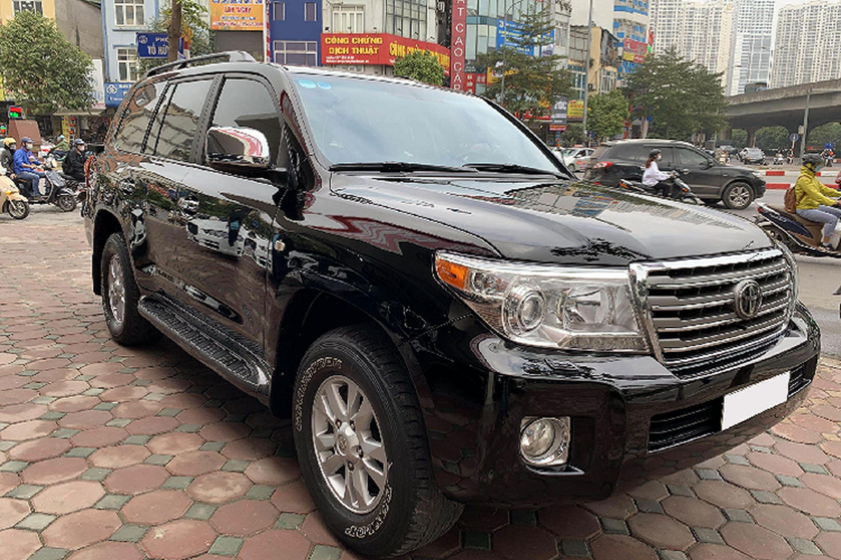 Toyota Land Cruiser chay 12 nam 