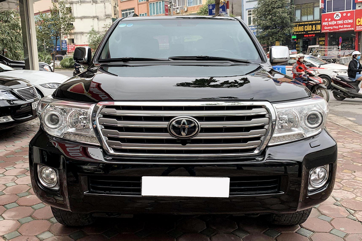 Toyota Land Cruiser chay 12 nam 