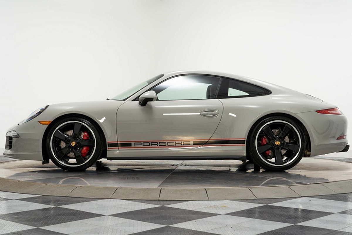 Porsche 911 Carrera GTS moi chay 66 km, chi hon 4 ty dong-Hinh-3