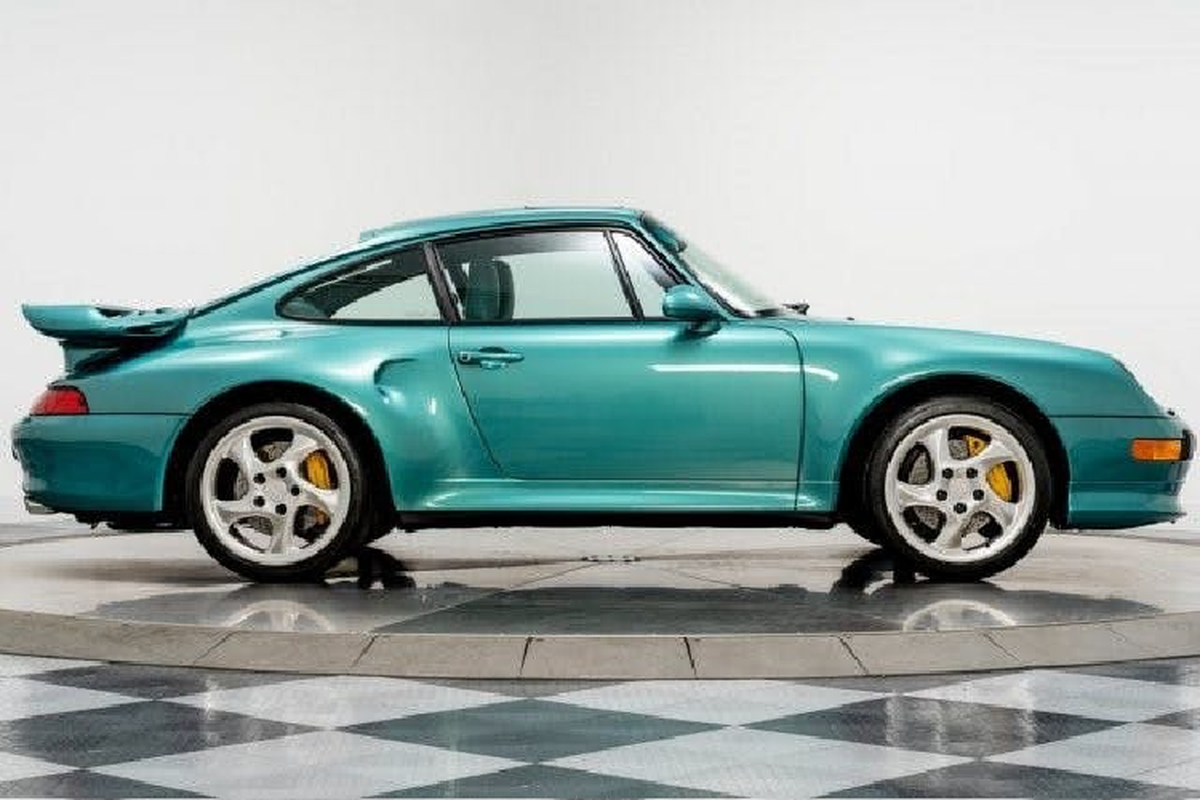 Porsche 911 Turbo S 1997 chay hon 800 km gan 800.000 USD-Hinh-3