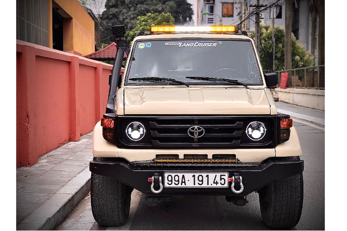 Toyota Land Cruiser BJ70 