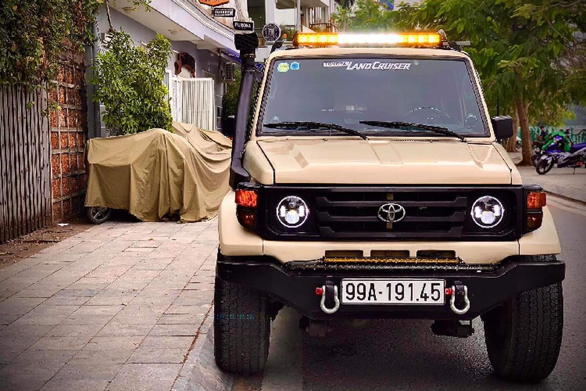 Toyota Land Cruiser BJ70 