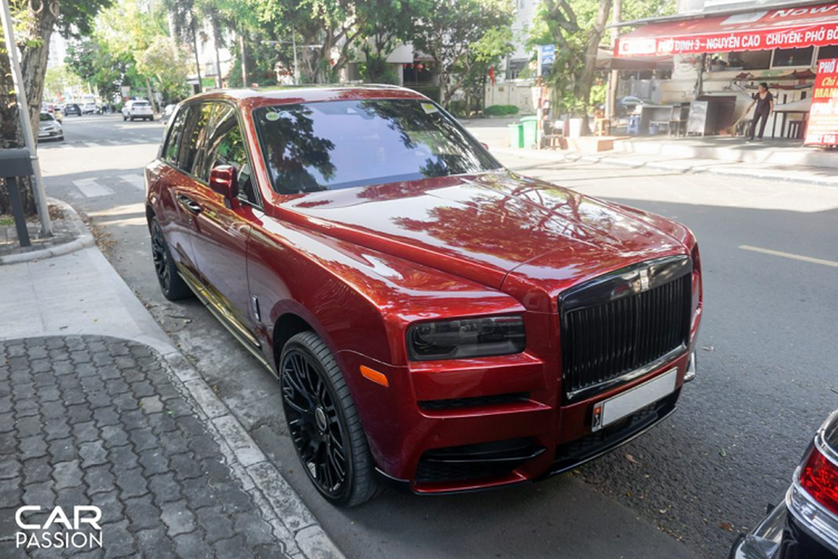 Cham mat Rolls-Royce Cullinan mau doc, hon 30 ty o Sai Gon-Hinh-2