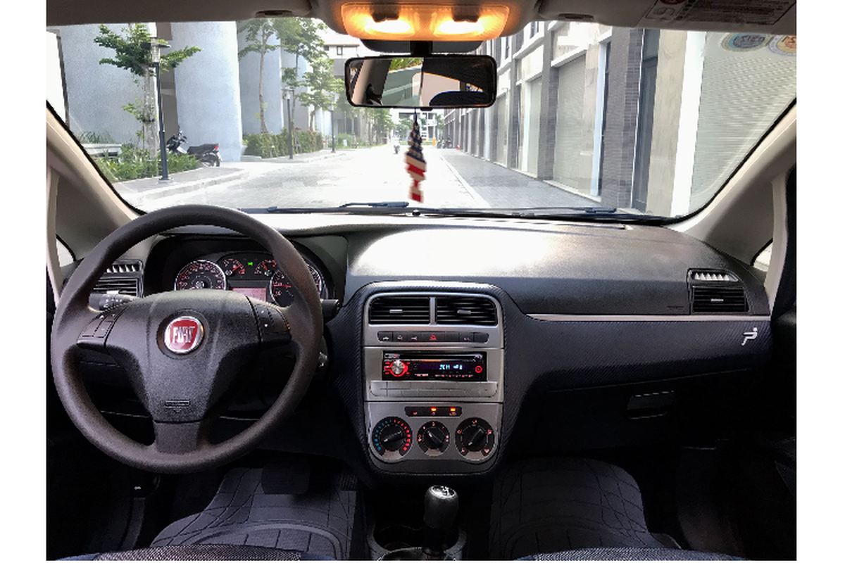 Cua la Fiat Grande Punto tai Sai Gon, re “giat minh” chi 360 trieu-Hinh-6