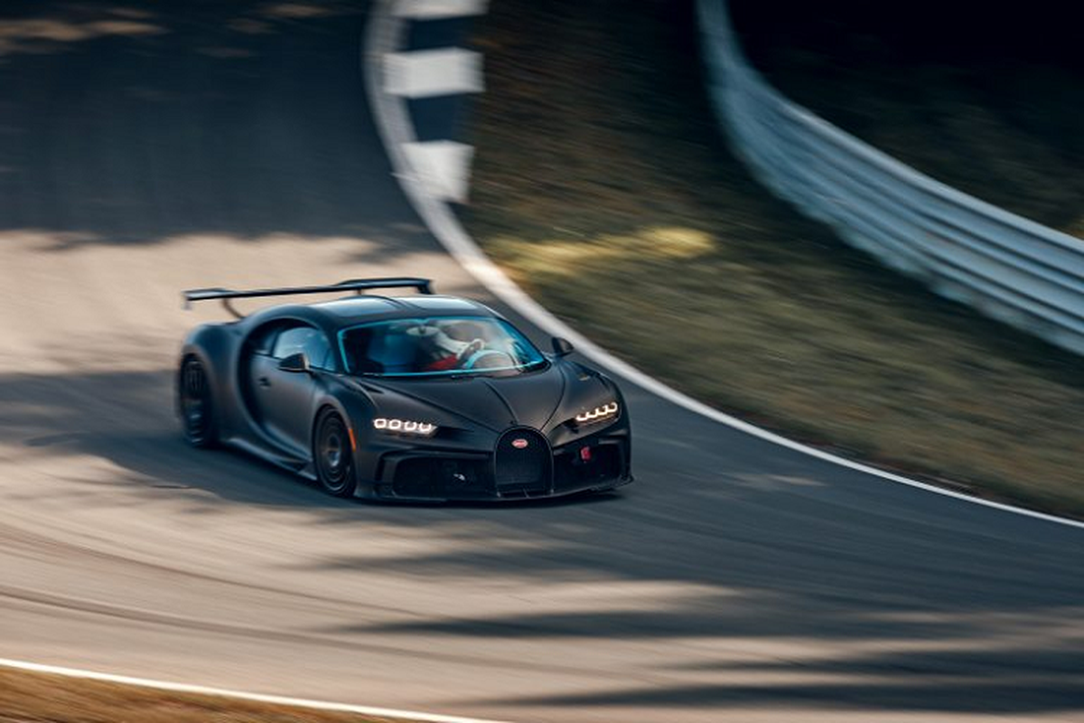Bugatti thu nghiem sieu xe Chiron Pur Sport tren duong dua