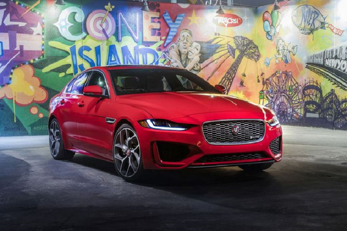 Jaguar XE 2020 se ra mat Viet Nam voi hai phien ban