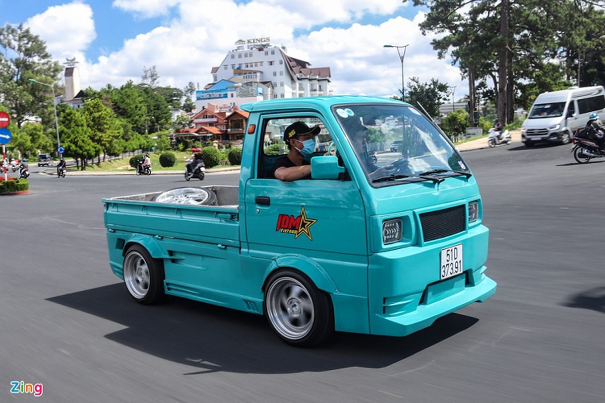 Xe tải Suzuki Carry độ widebody siêu ấn tượng ở Sài Gòn