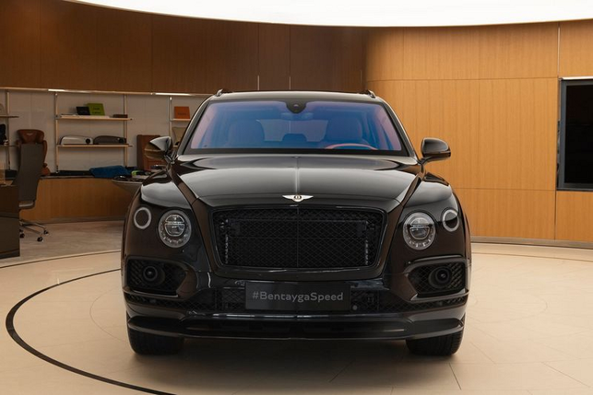 Ngam SUV sieu sang Bentley Bentayga Speed trong sac den huyen bi-Hinh-2