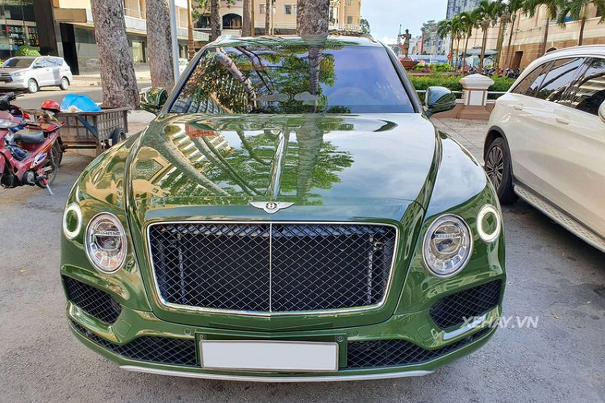 Bentley Bentayga so huu mau son tram trieu o Sai Gon-Hinh-2