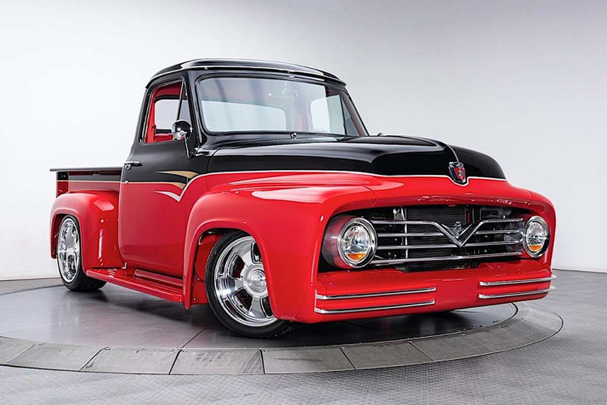 Ford F-100 1955 sau 15 nam do, tu 11 trieu ban 3,7 ty dong