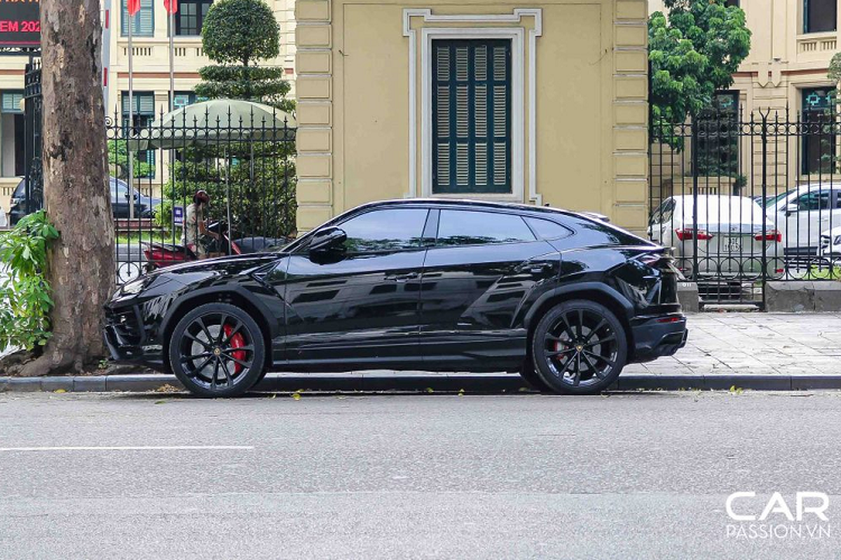 Sieu SUV Lamborghini Urus mau doc, hon 20 ty tai Ha thanh-Hinh-3