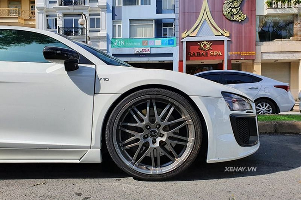 Audi R8 nang cap nhu phien ban V10 moi o Sai Gon-Hinh-3