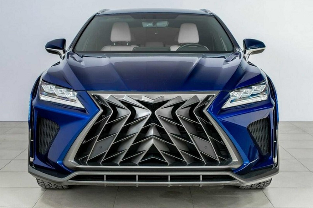 Ngam Lexus RX va NX “hoang dai” duoi tay dan choi Nga