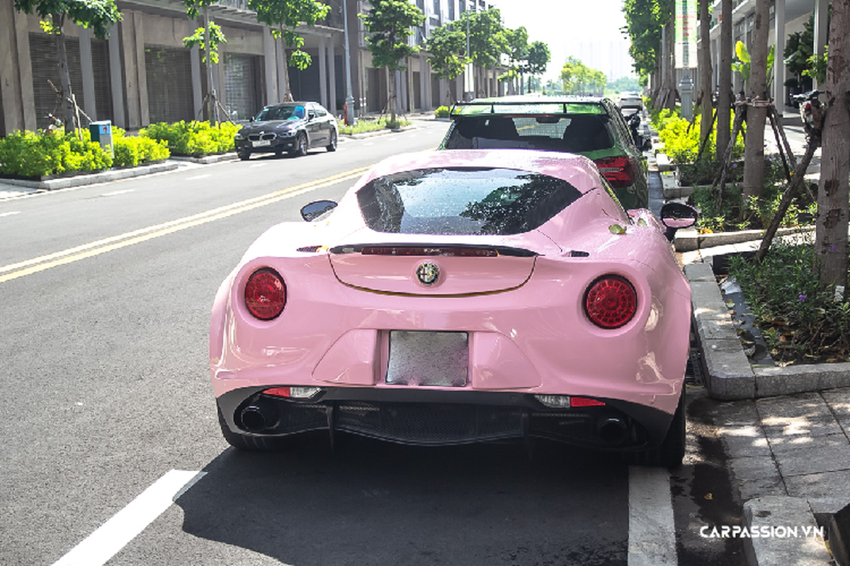 Alfa Romeo 4C hon 4 ty tai Viet Nam, 