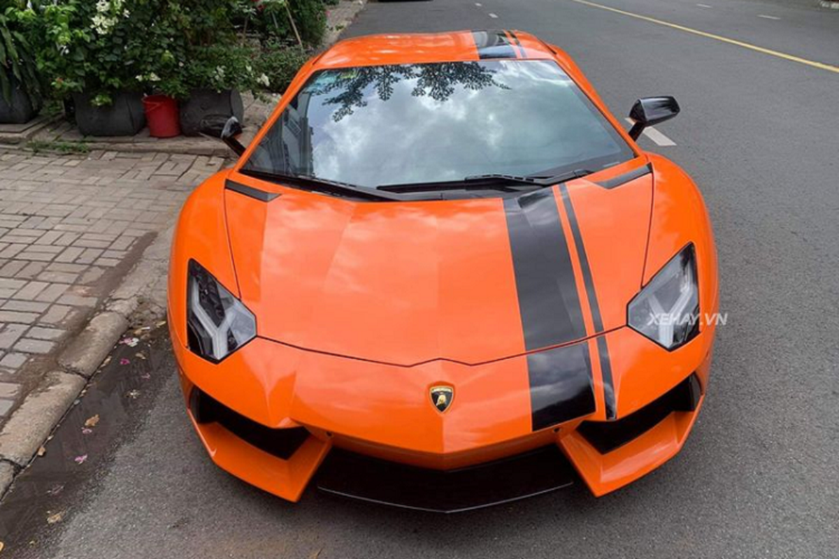 Sieu xe Lamborghini Aventador mau cam noi bat tai Sai Gon-Hinh-2